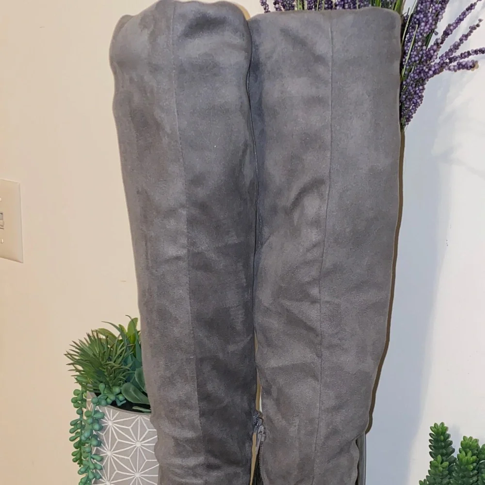 Charlotte Russe Gray Faux Suede Knee-High Boots Size 9